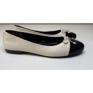 Tory Burch Cap Toe Ballet Flat Womens 10M Cream Quilted Leather Slip On Loafer